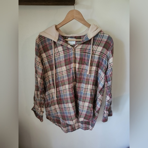American Eagle Outfitters Tops - American Eagle Flannel Top with Hood